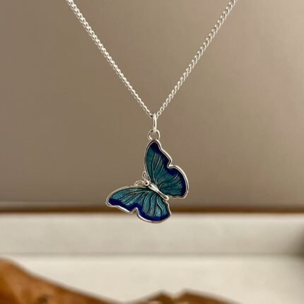 Collar con Colgante de Mariposa Monarca Azul en Plata 925 | Joyería Elegante para Mujer