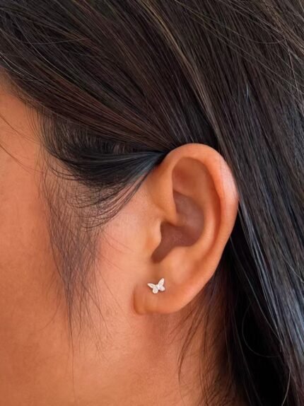 Pendientes de Mariposa en Plata de Ley 925 Mini Piercings Minimalistas para Cartílago